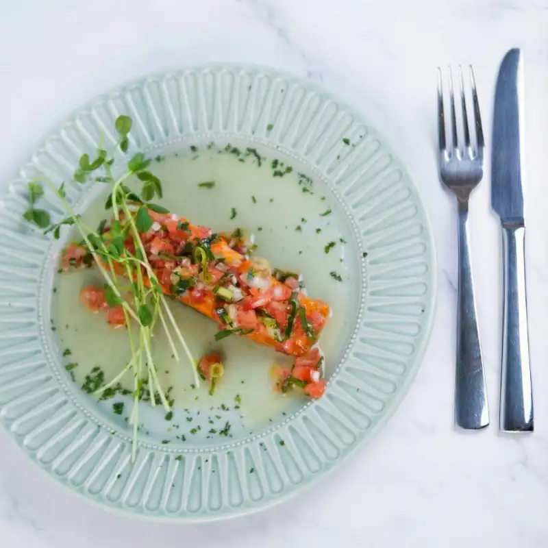 🐟 Pavé de Saumon with salsa — French classic on your plate.